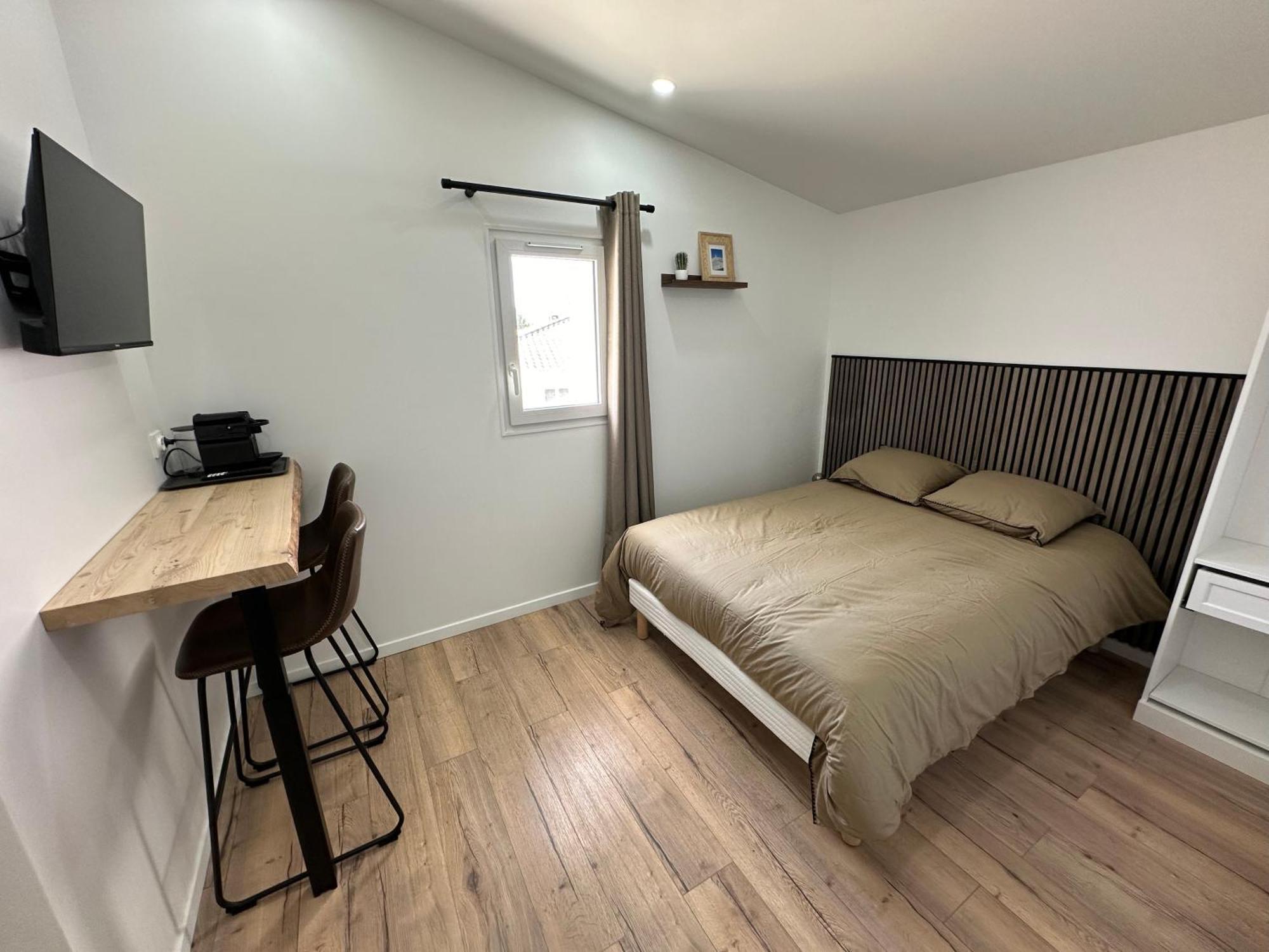 Le Qg Aparthotel Codolet Exteriör bild