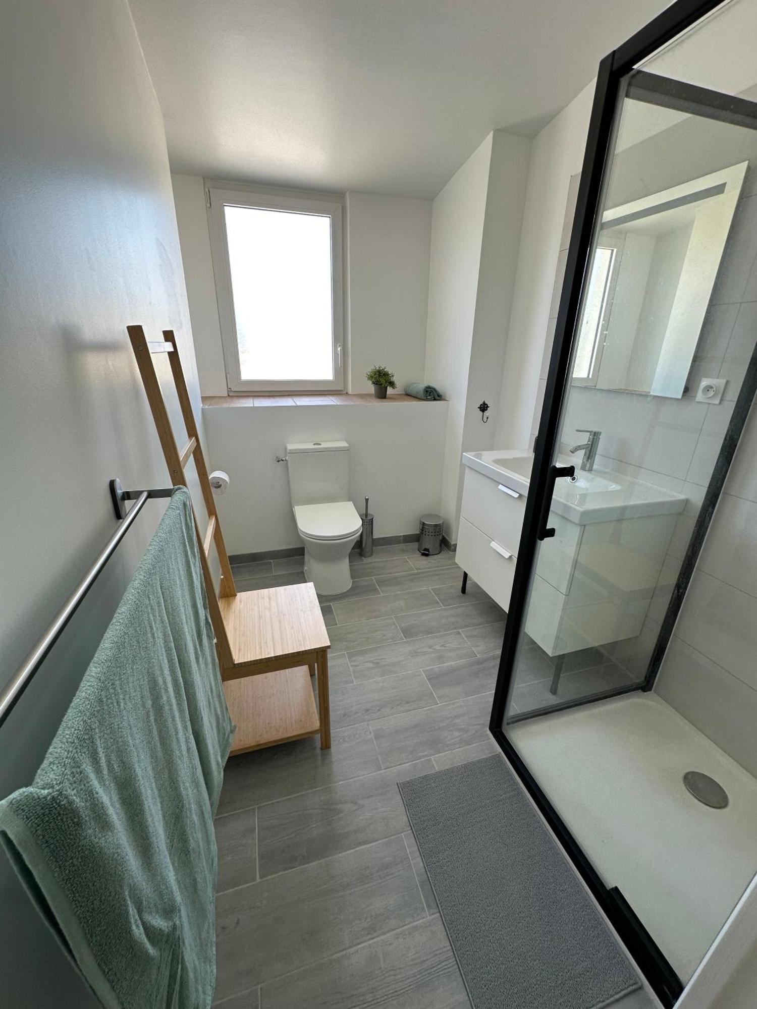 Le Qg Aparthotel Codolet Exteriör bild